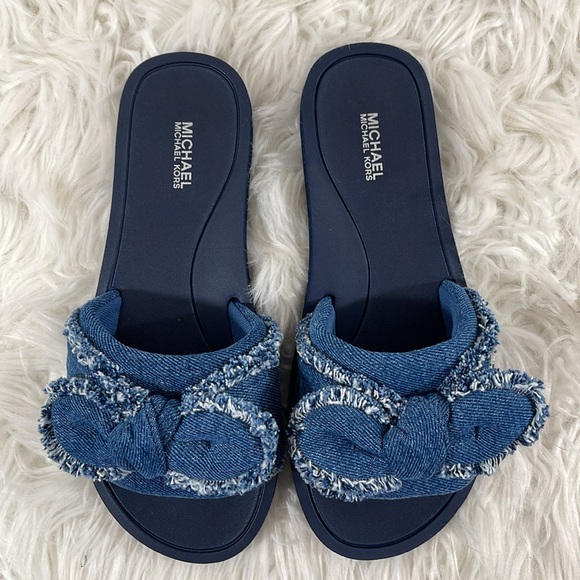 MICHAEL MICHAEL KORS Betsy Frayed Denim Bow Blue Slide Sandals Size 8 NEW - Picture 4 of 14